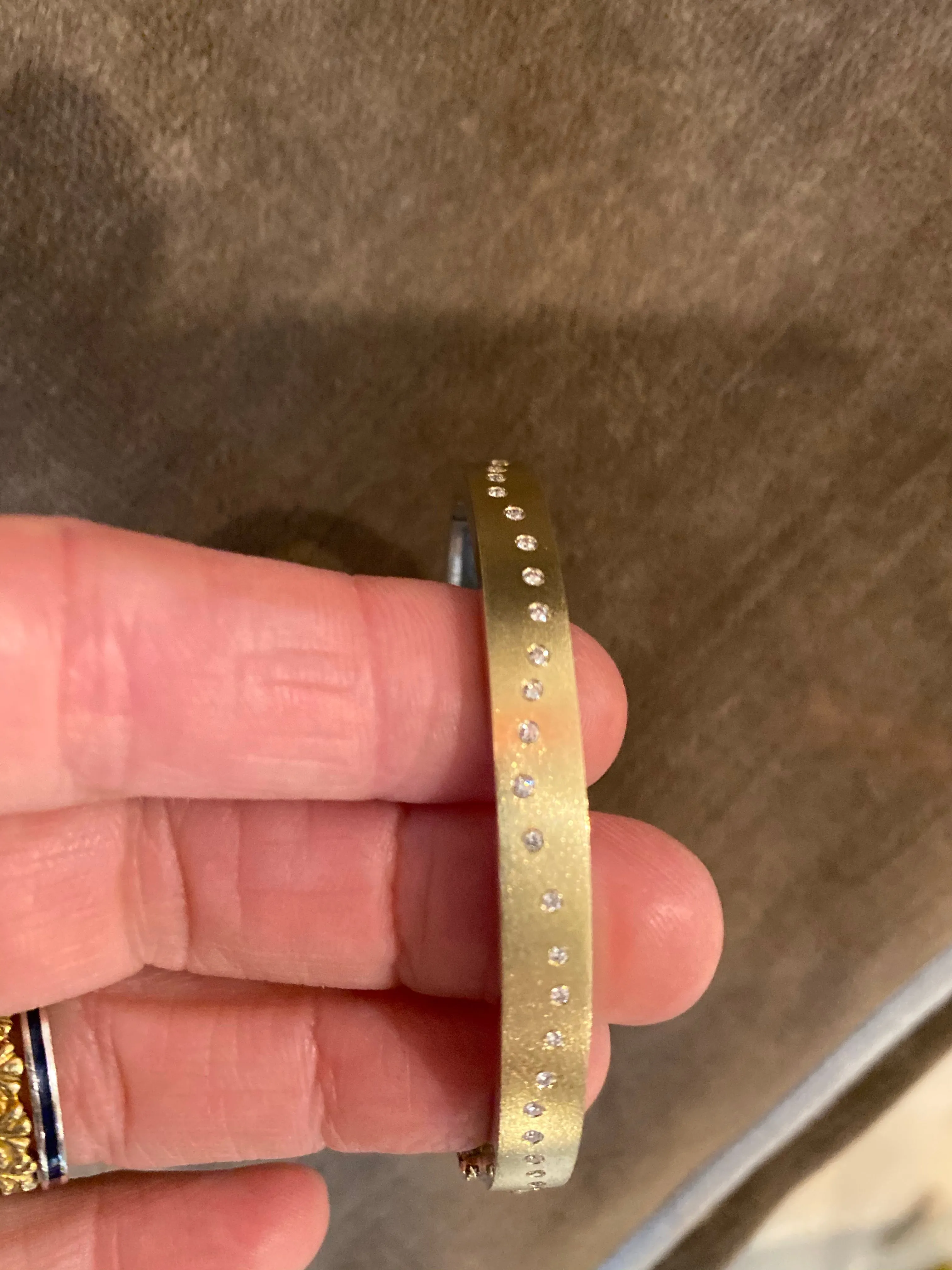 Gold  Bracelet with Wavy Diamonds