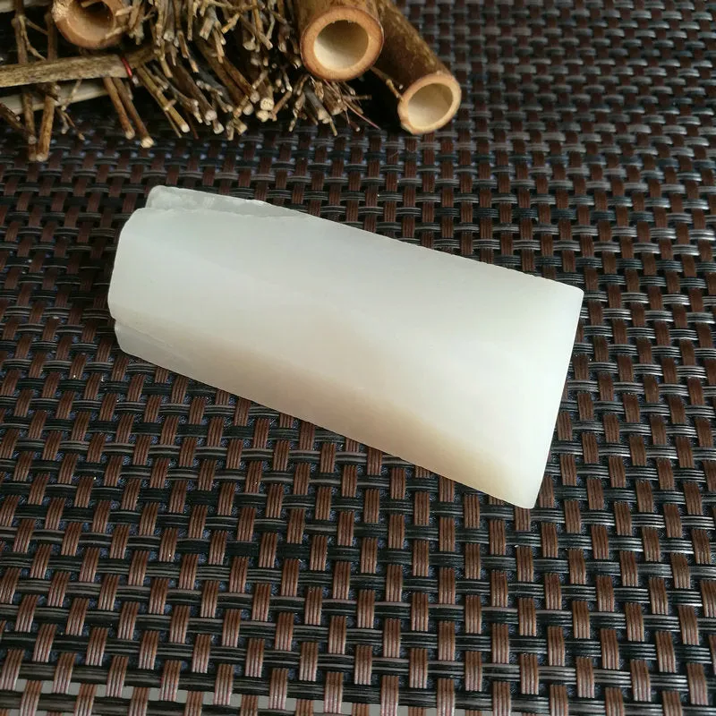 Natural Kunlun Jade Rough Nephrite Raw (108g,8X3.5X1.7cm)