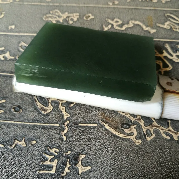 Natural Kunlun Jade Rough Nephrite Raw (66g, 5.8X3.9X1cm)